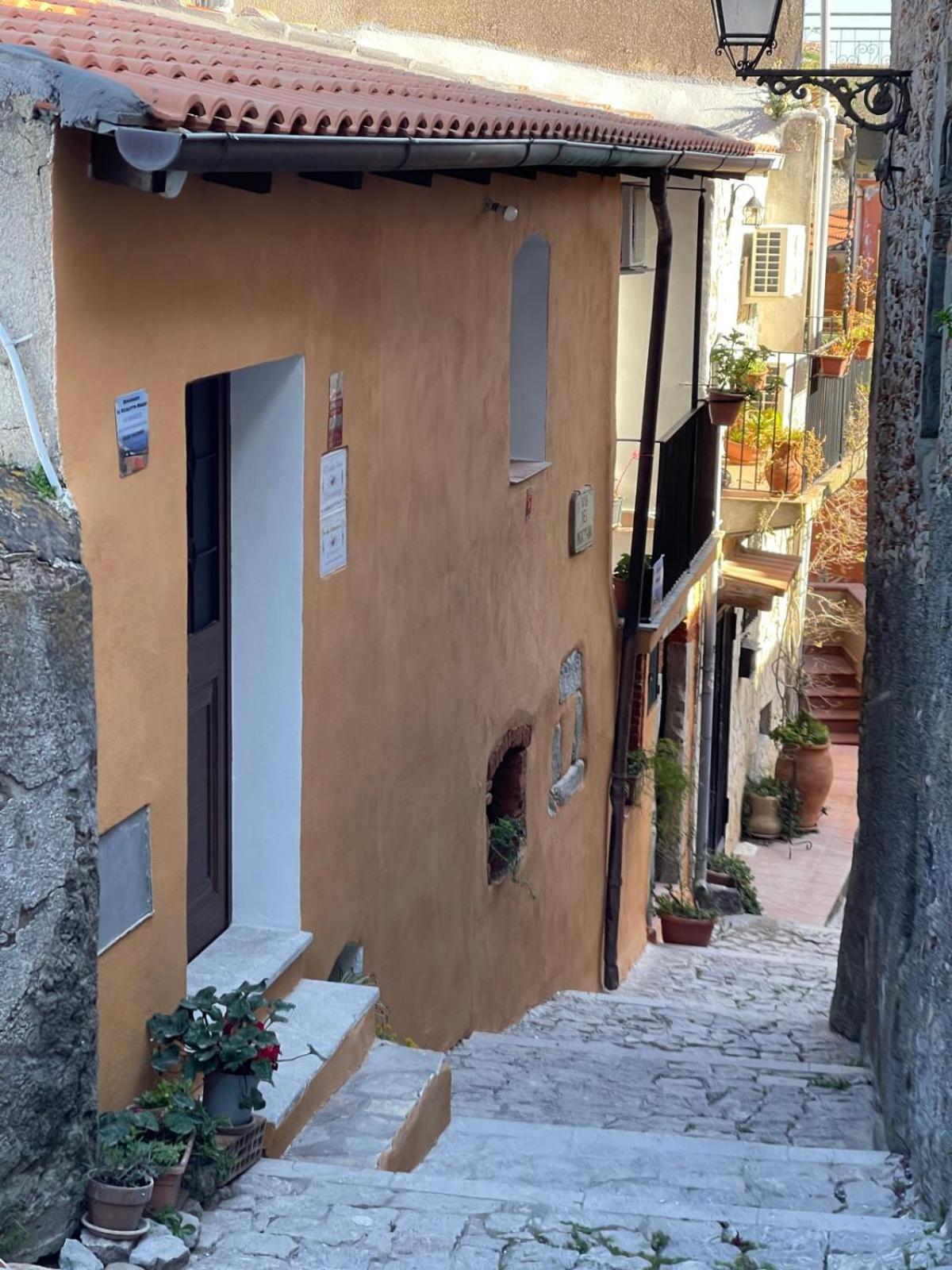 Al Vicoletto House Forza dʼAgro Exterior foto